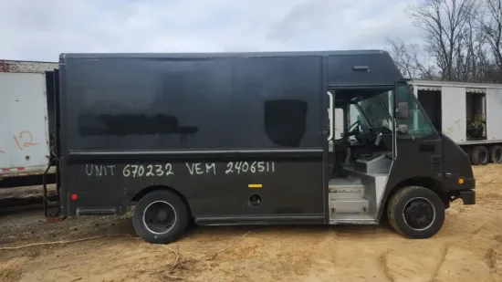 Picture of 2009-freightliner-mt45-chassis-truck-delivery